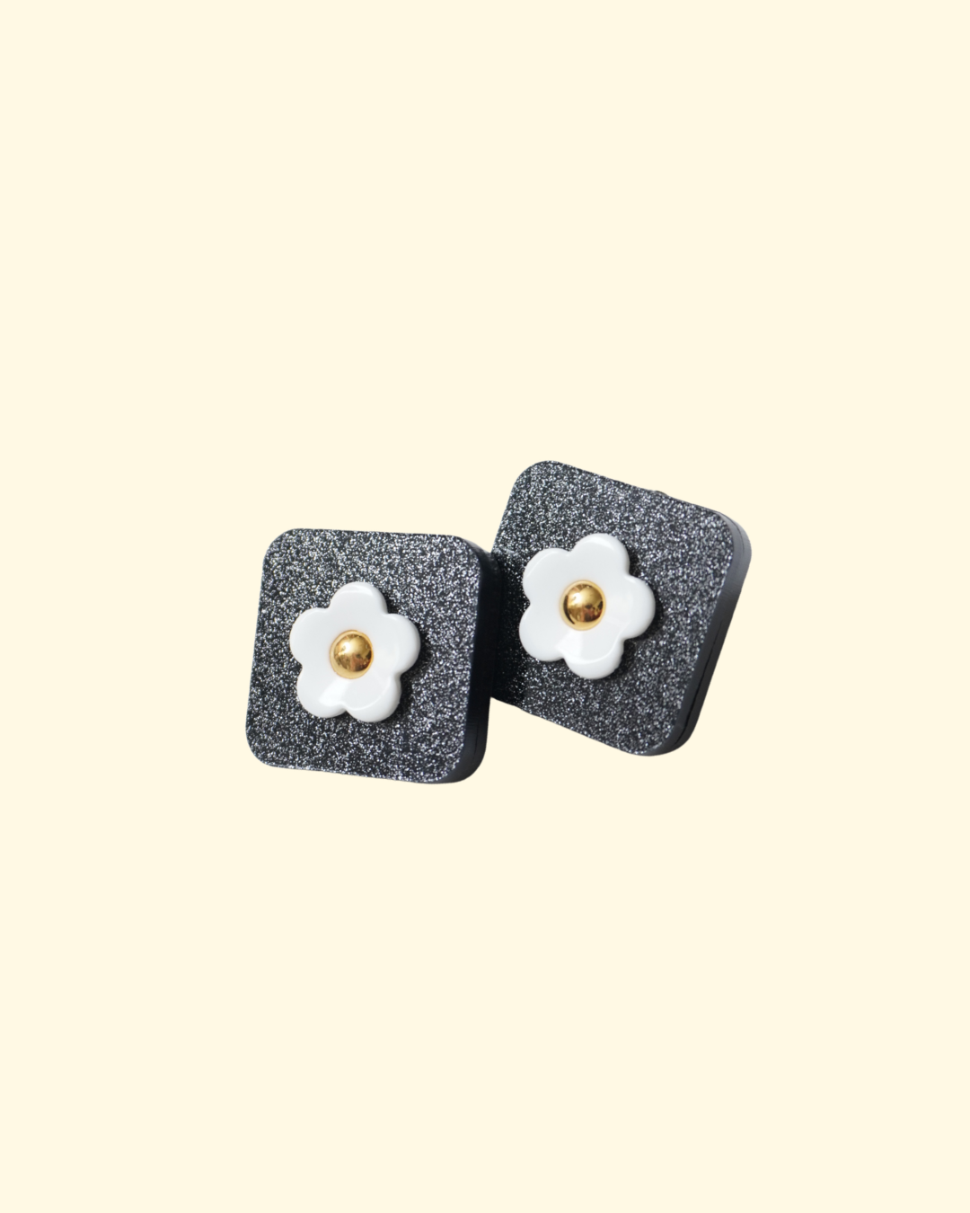 SQUARE FLOWER EARRING / PIERCE