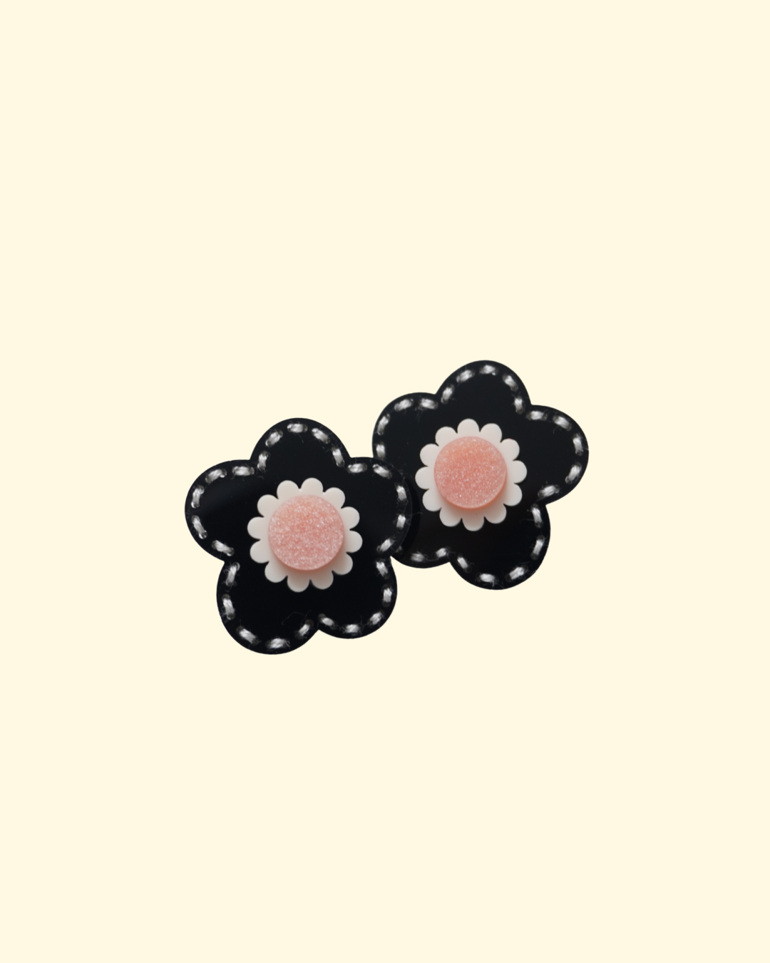 STITCH FLOWER EARRING / PIERCE