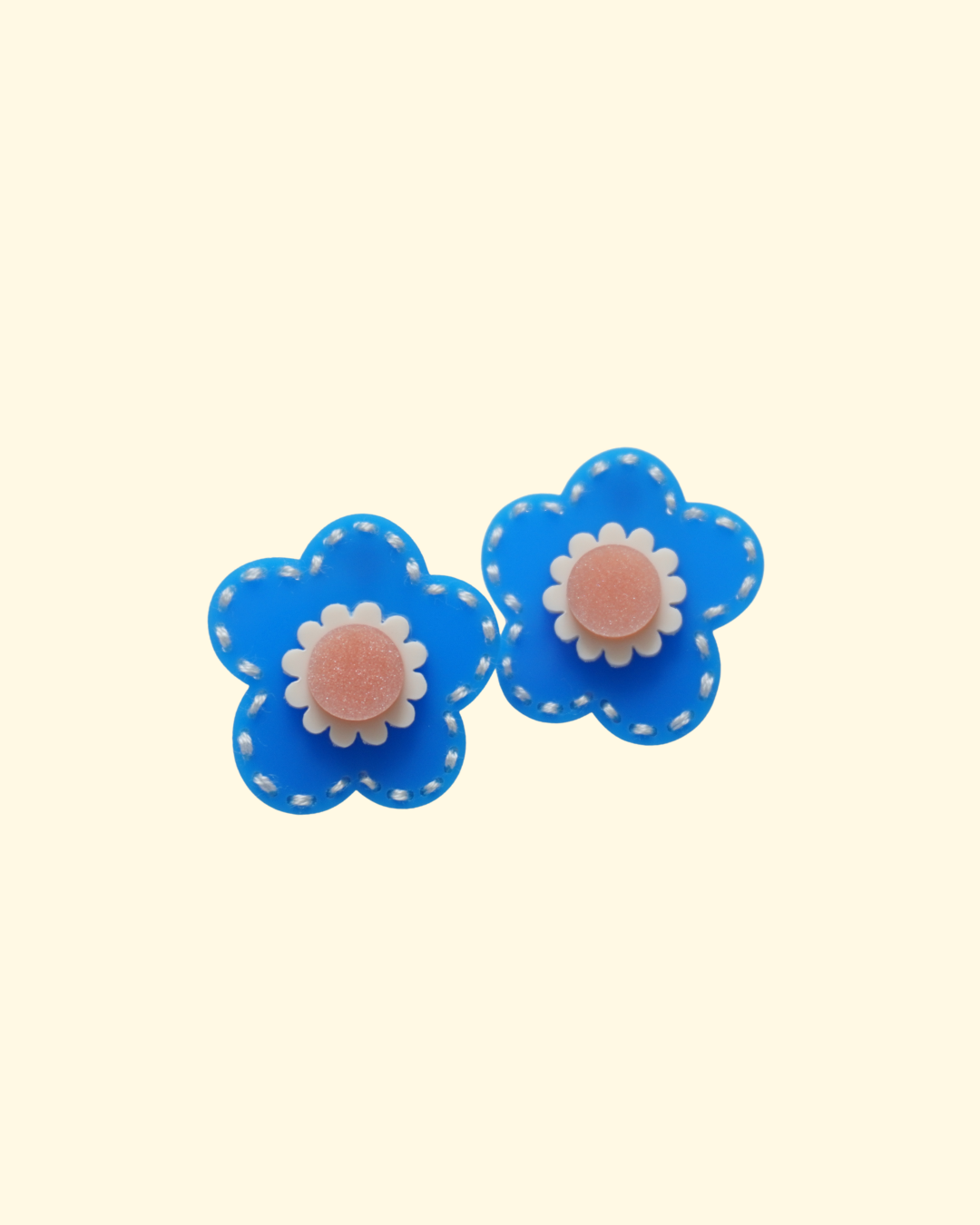 STITCH FLOWER EARRING / PIERCE