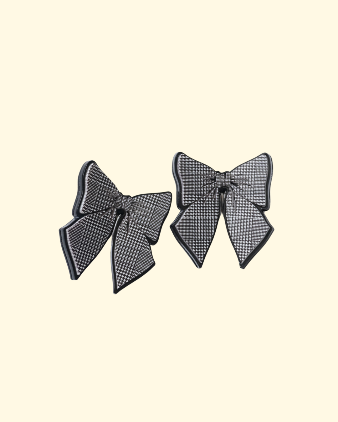 BOW EARRING / PIERCE