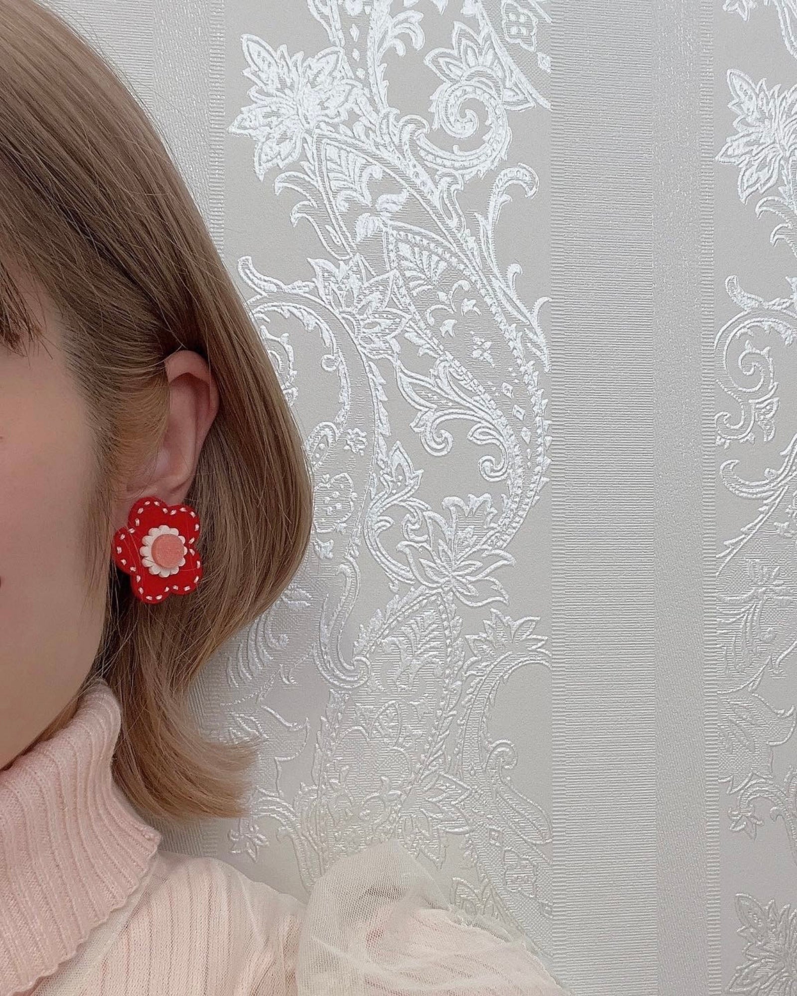 STITCH FLOWER EARRING / PIERCE