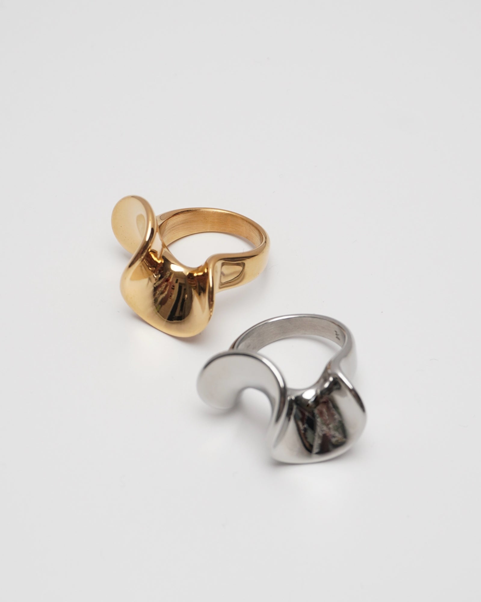 PETAL WAVE RING