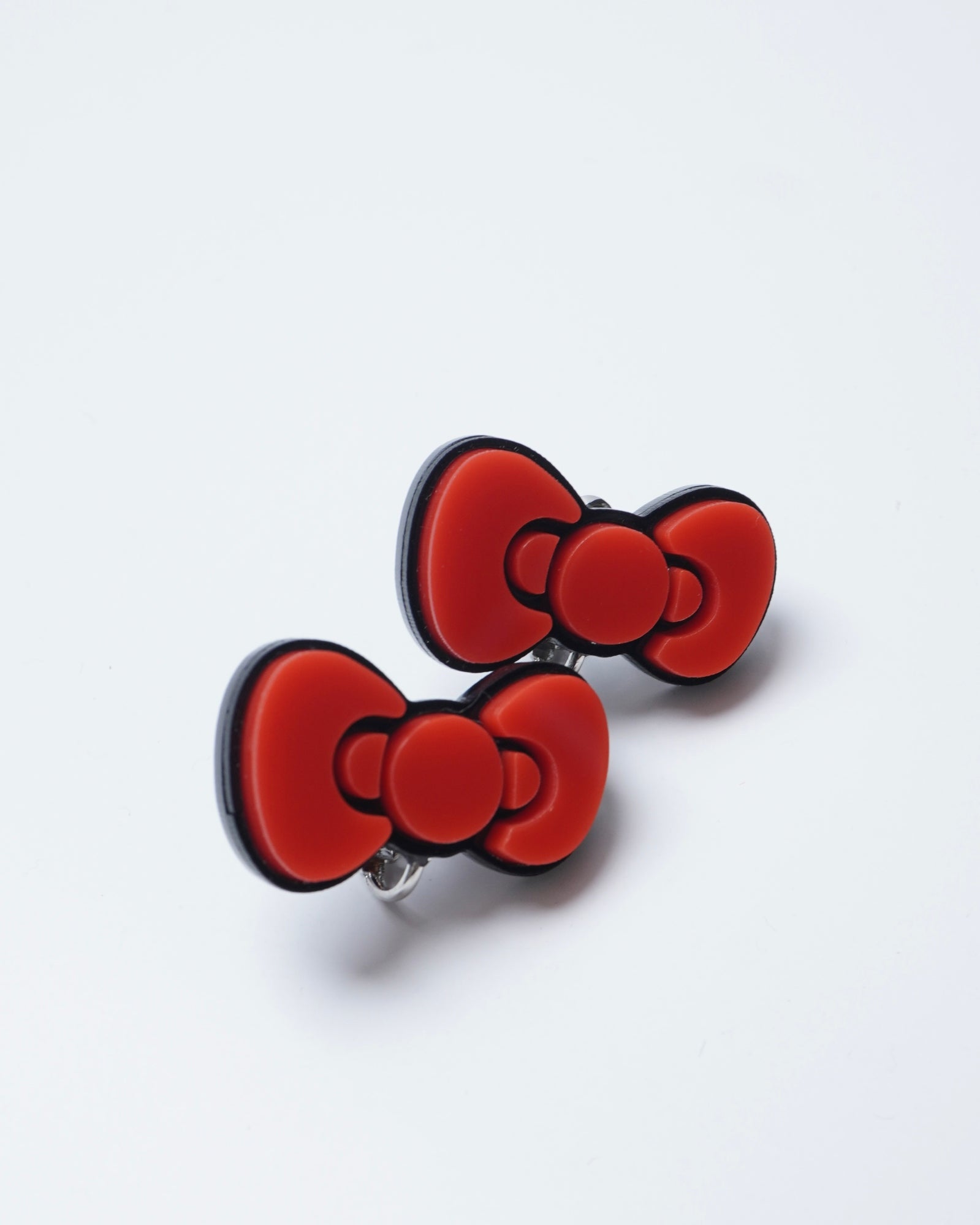 HELLO KITTY RIBBON EARRING / PIERCE