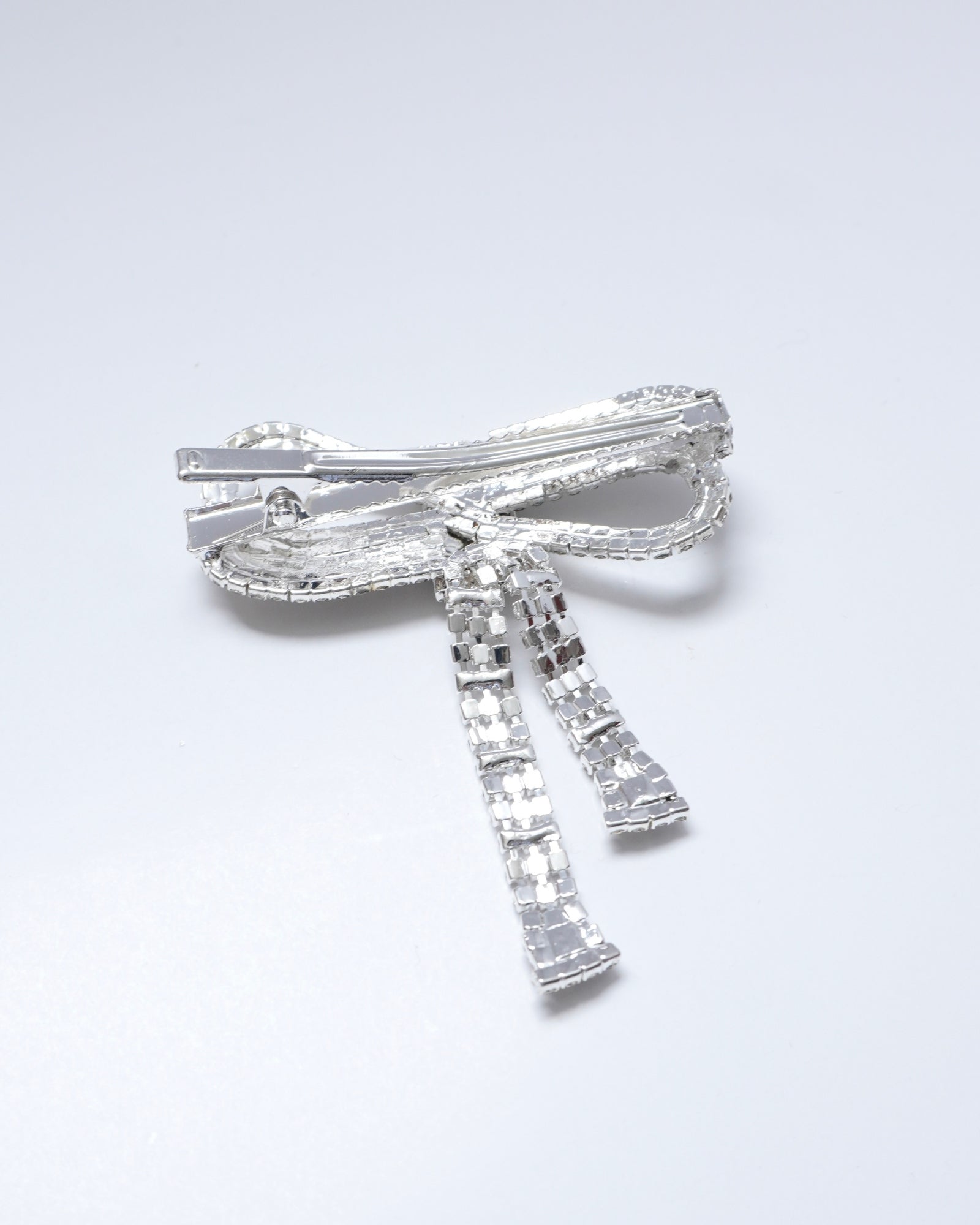 LIGHT STONE RIBBON CLIP