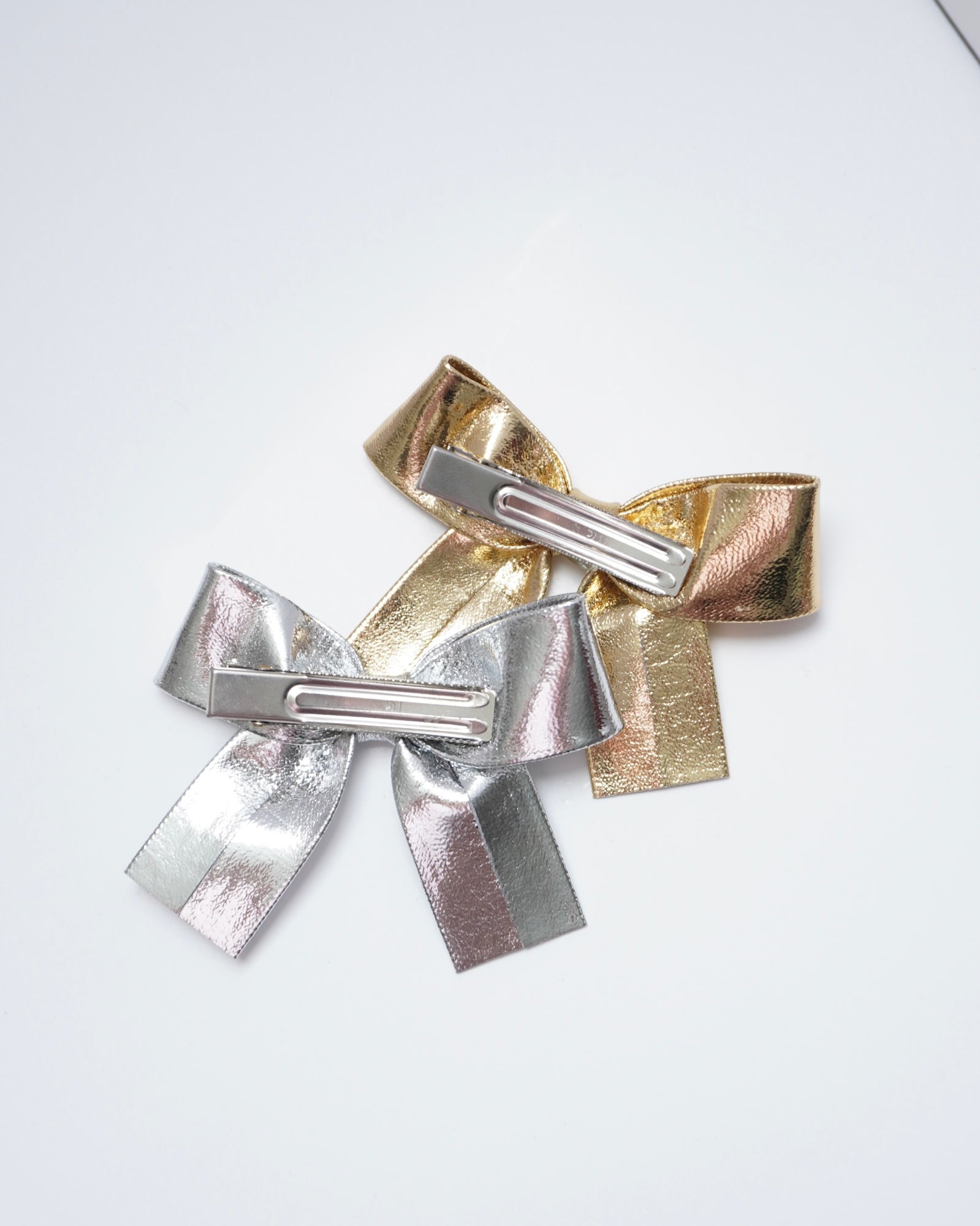 METALLIC RIBBON CLIP