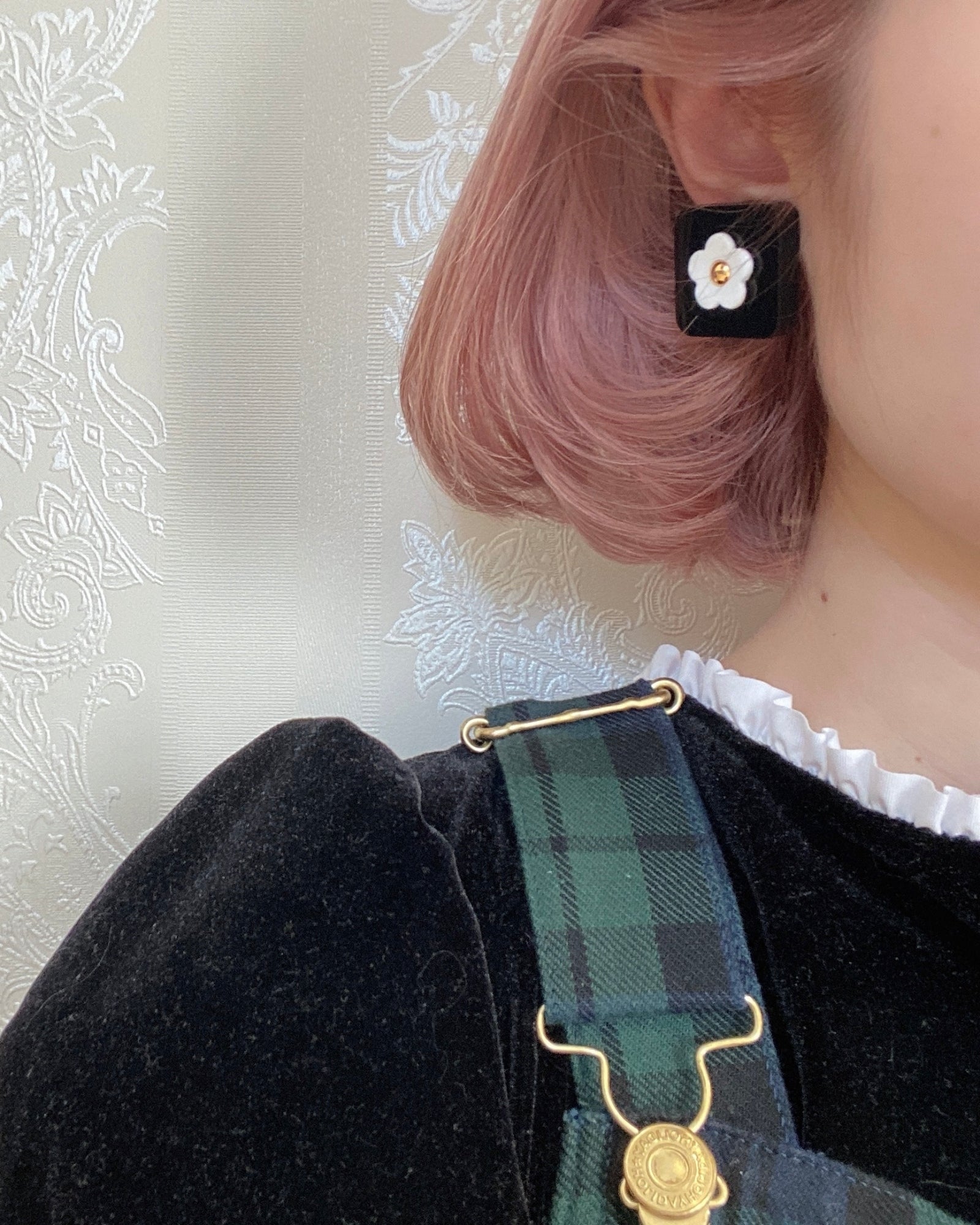 SQUARE FLOWER EARRING / PIERCE