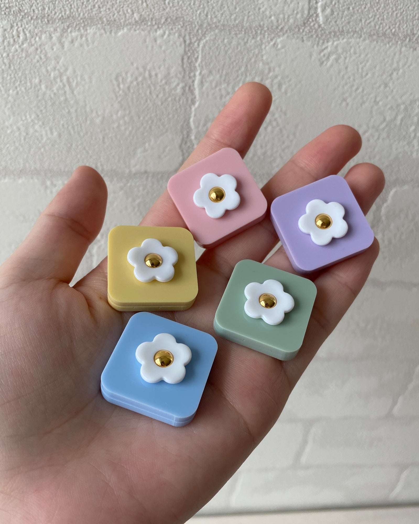 SQUARE FLOWER EARRING / PIERCE