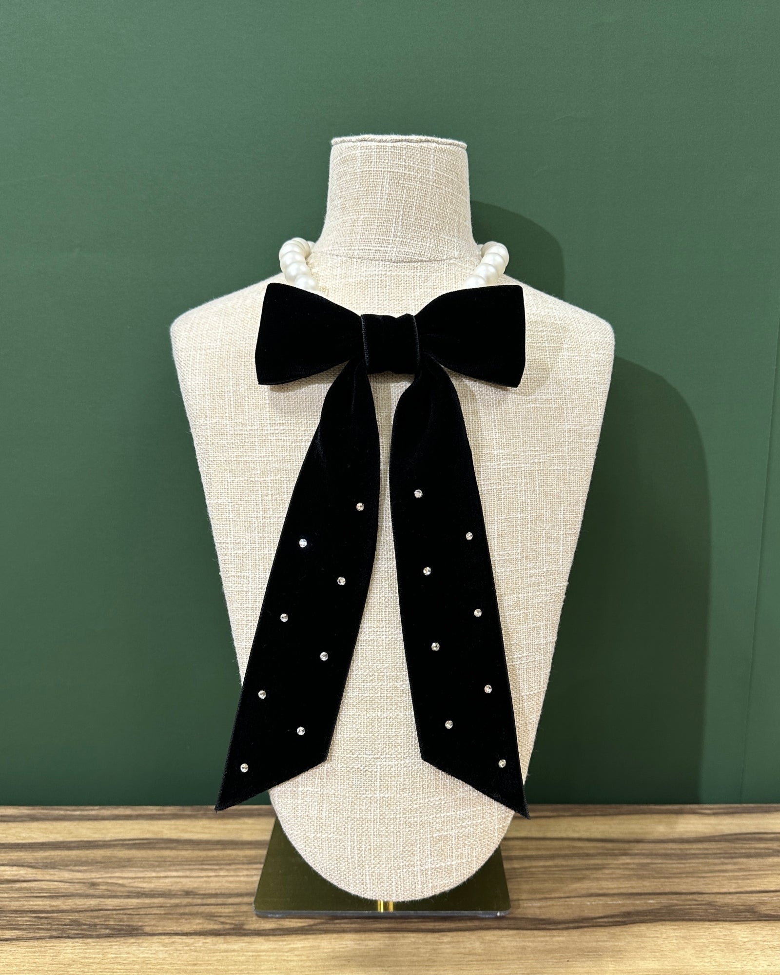 VELVET RIBBON TIE NECLACE