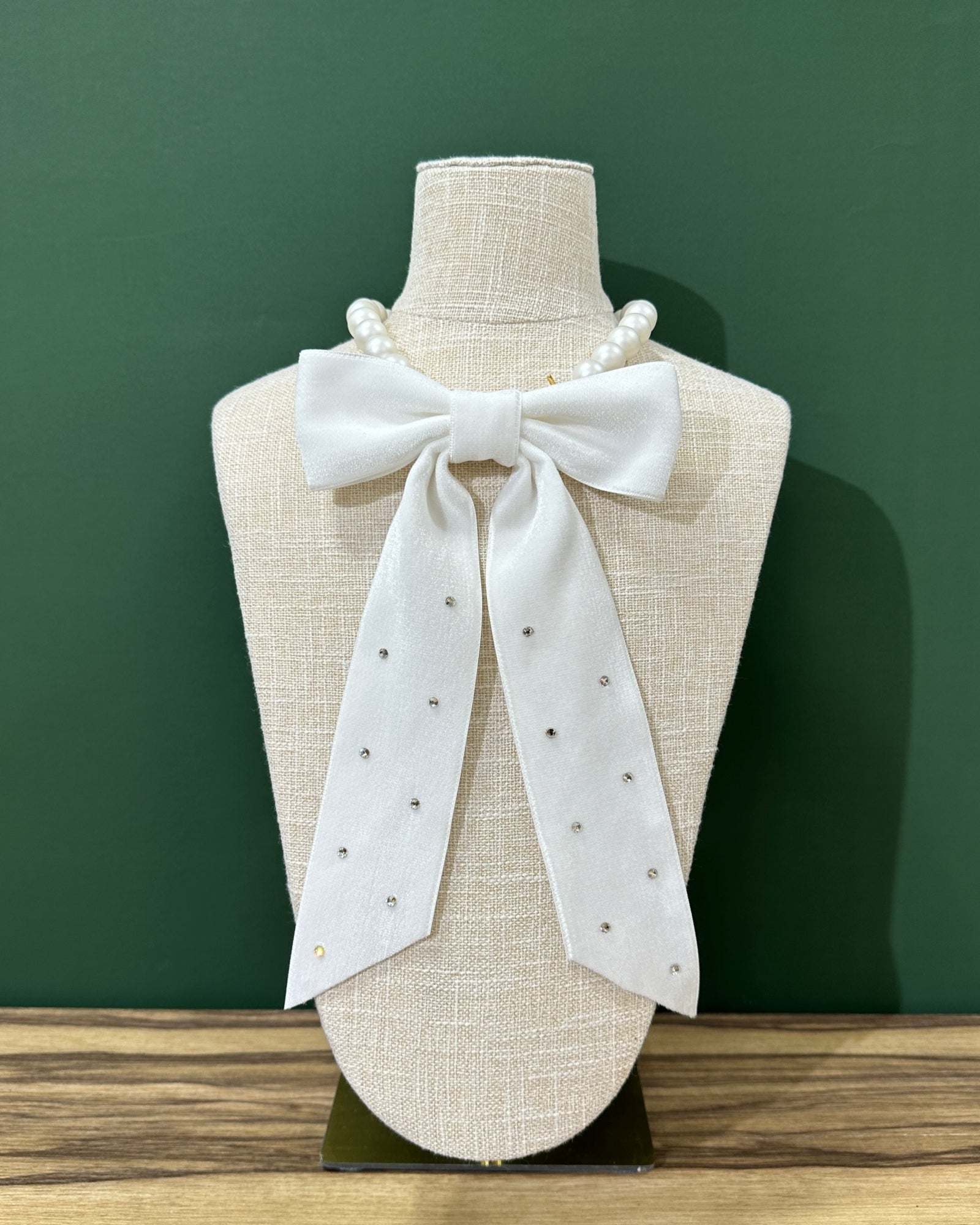VELVET RIBBON TIE NECLACE