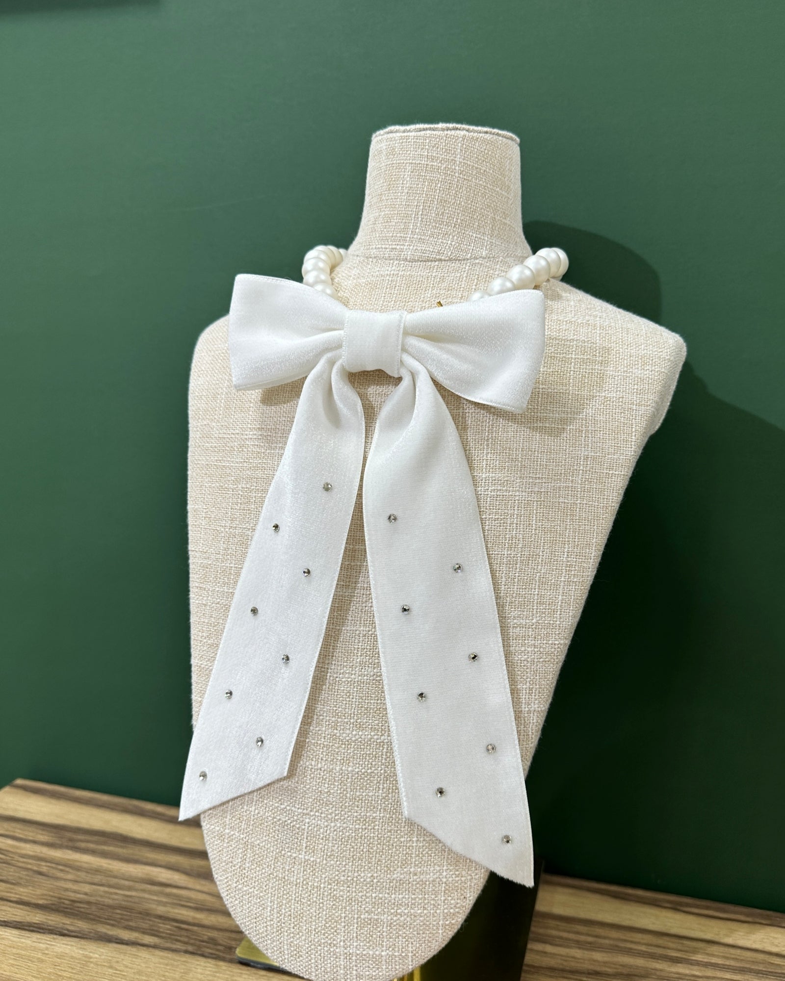 VELVET RIBBON TIE NECLACE