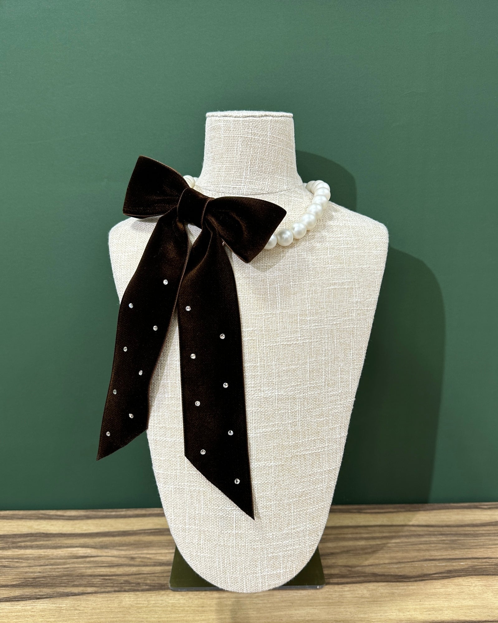 VELVET RIBBON TIE NECLACE