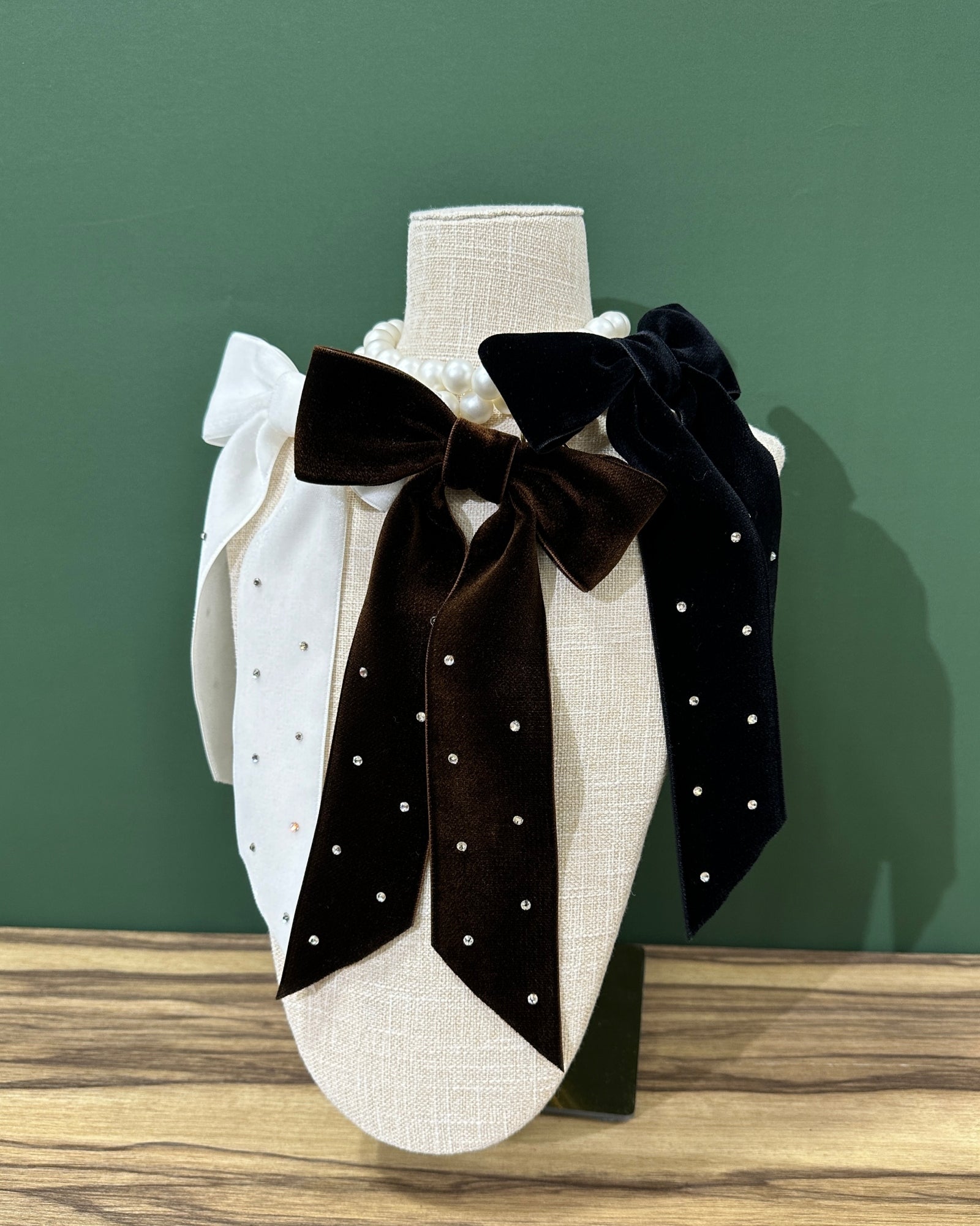 VELVET RIBBON TIE NECLACE