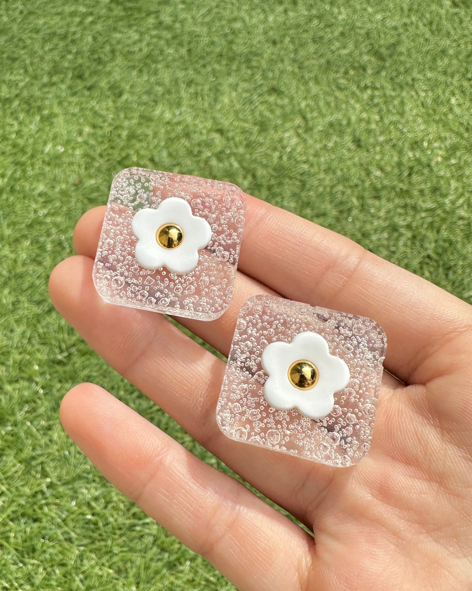 SQUARE FLOWER EARRING / PIERCE - BUBBLE