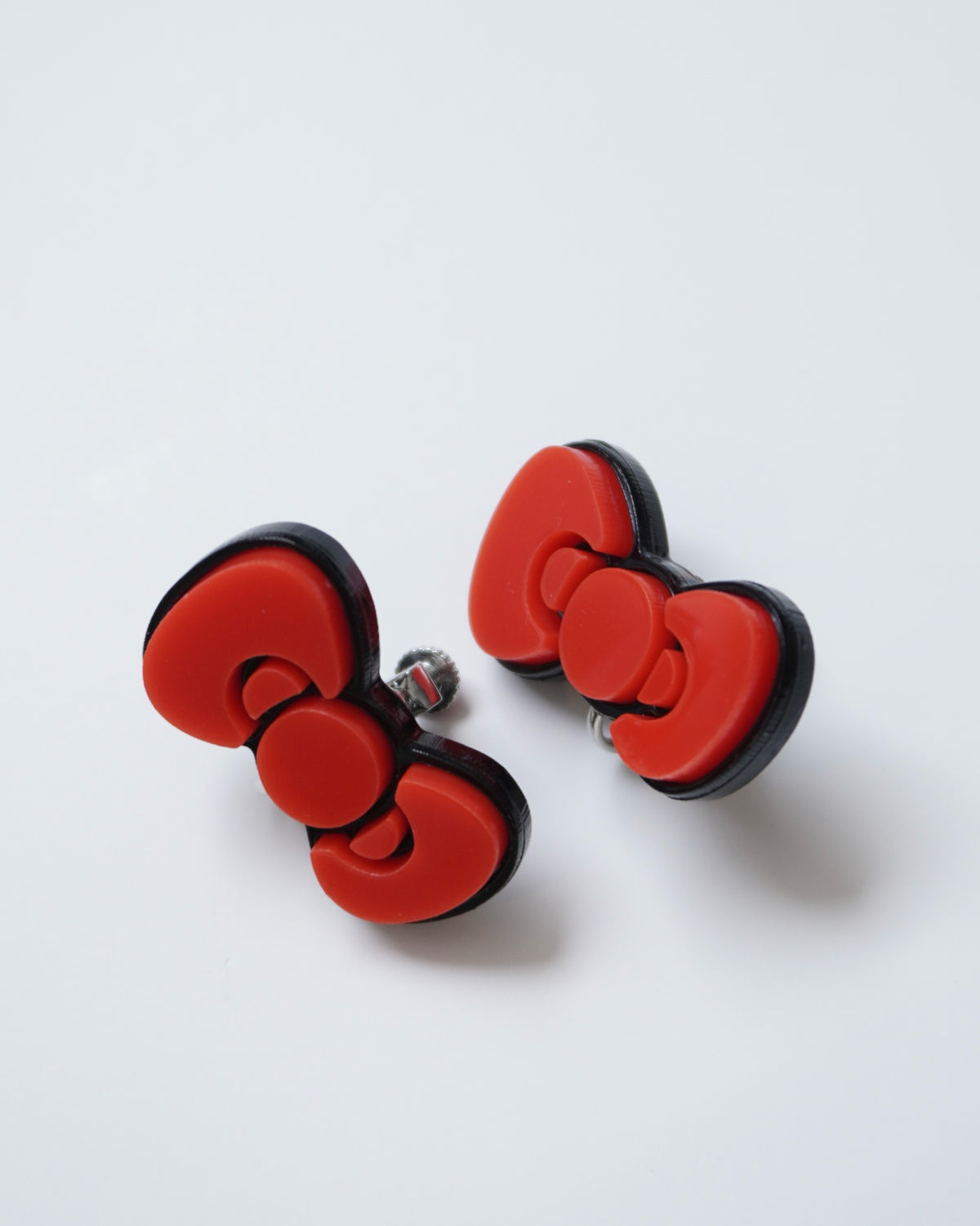 HELLO KITTY RIBBON EARRING / PIERCE