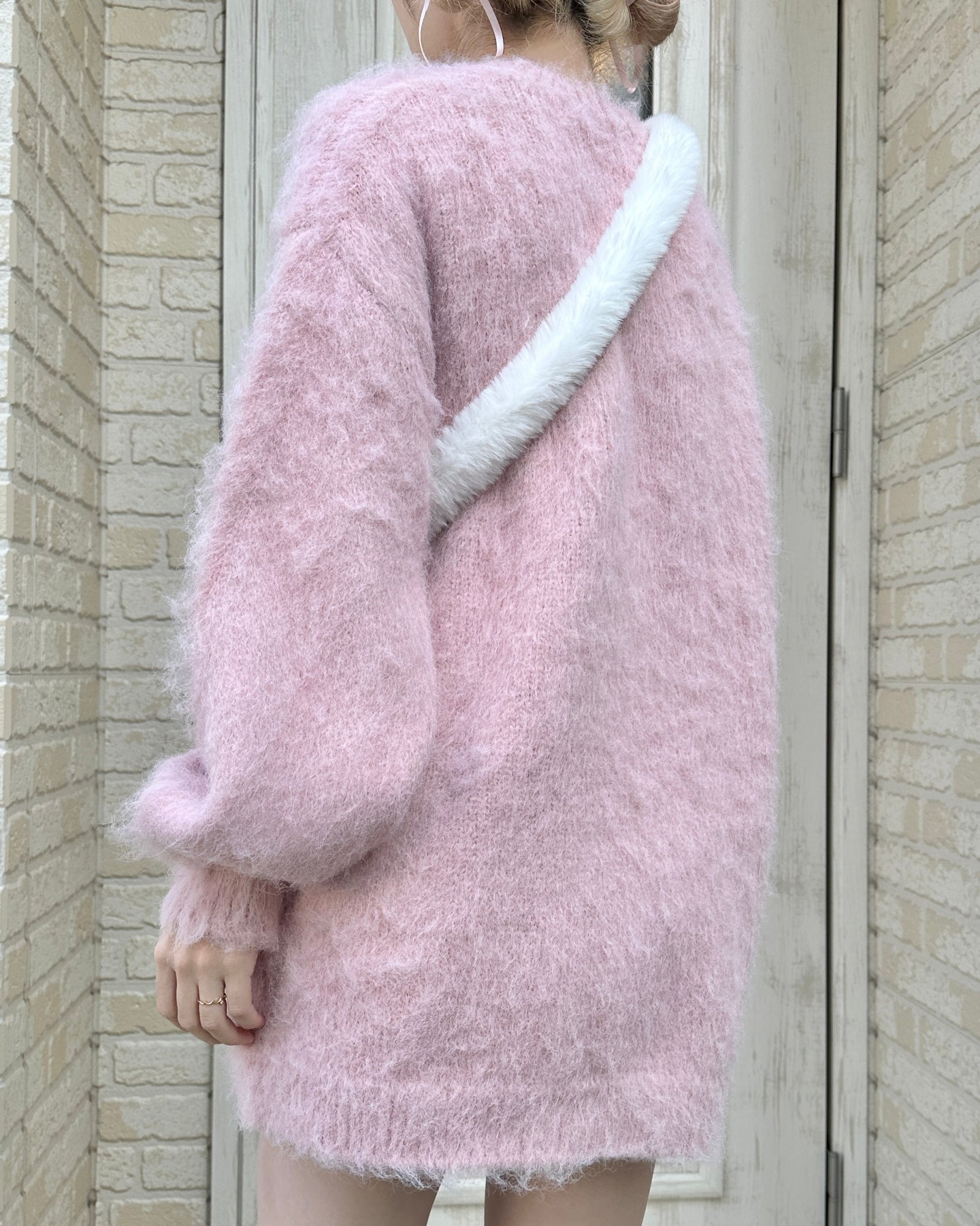 FUR SHOULDER STRAP