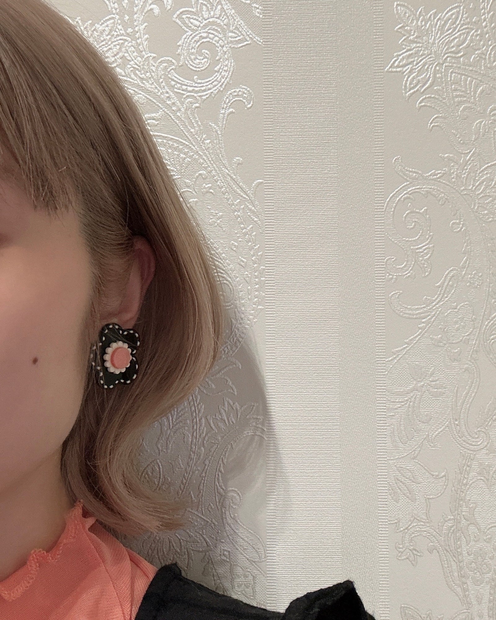 STITCH FLOWER EARRING / PIERCE