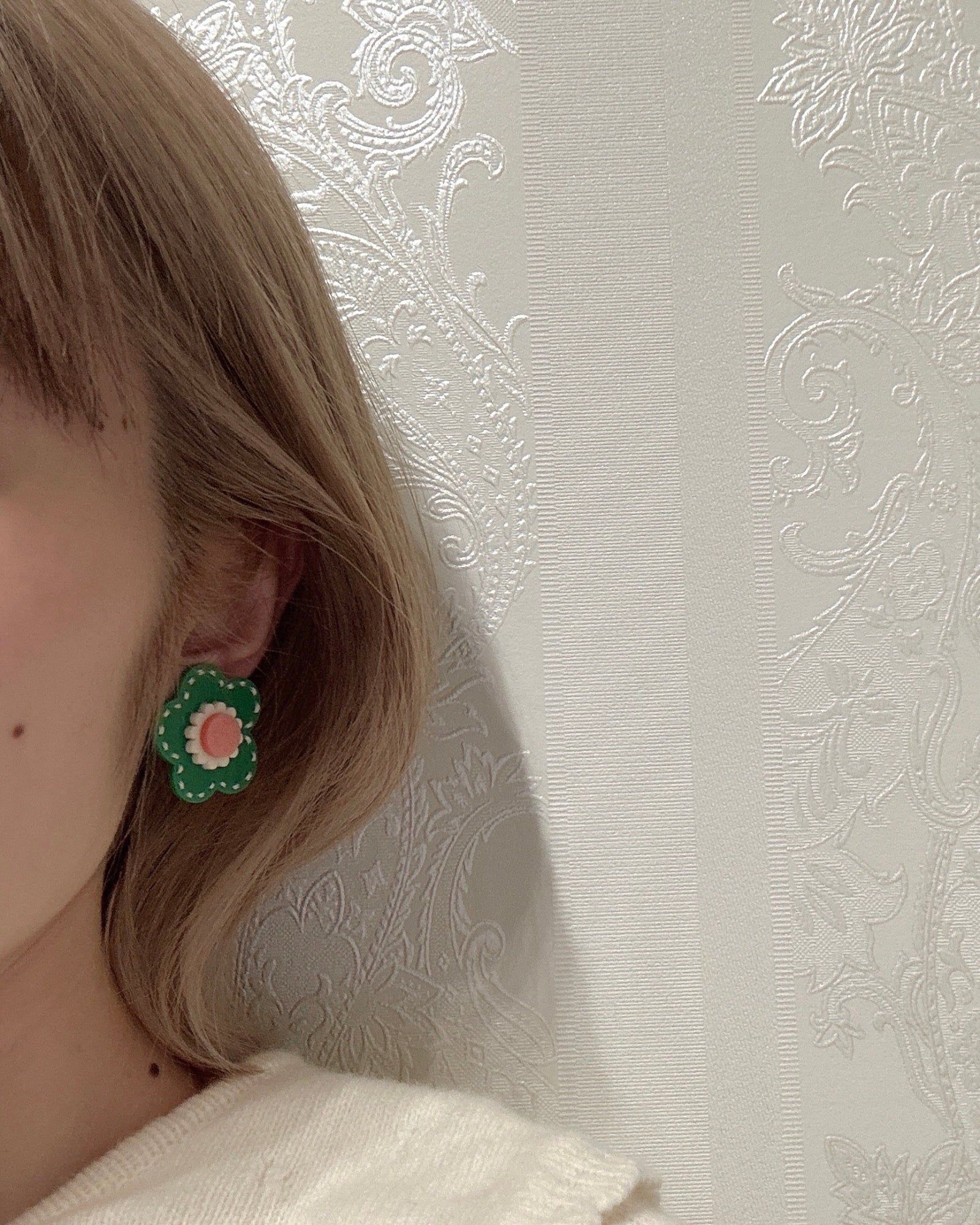STITCH FLOWER EARRING / PIERCE