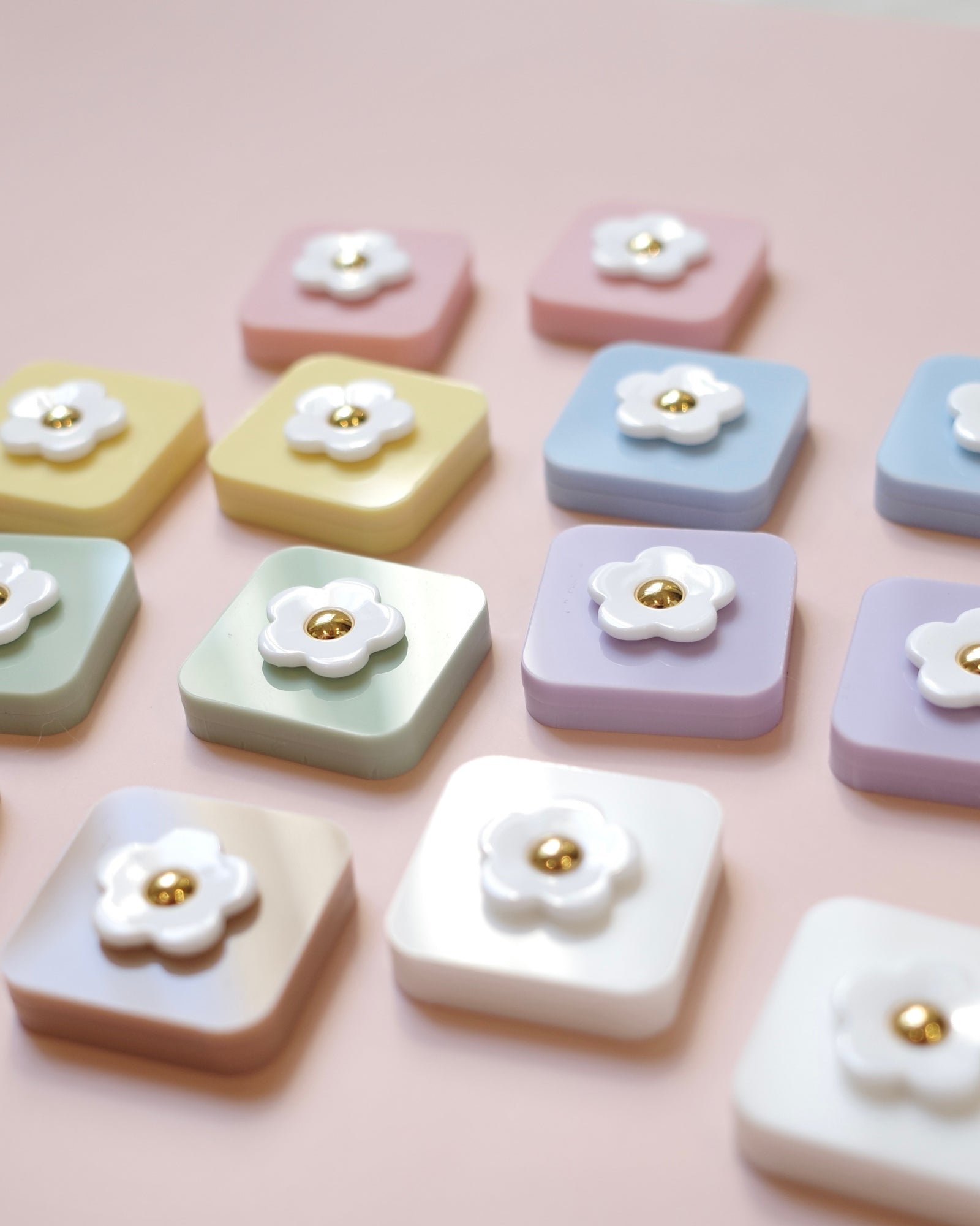 SQUARE FLOWER EARRING / PIERCE