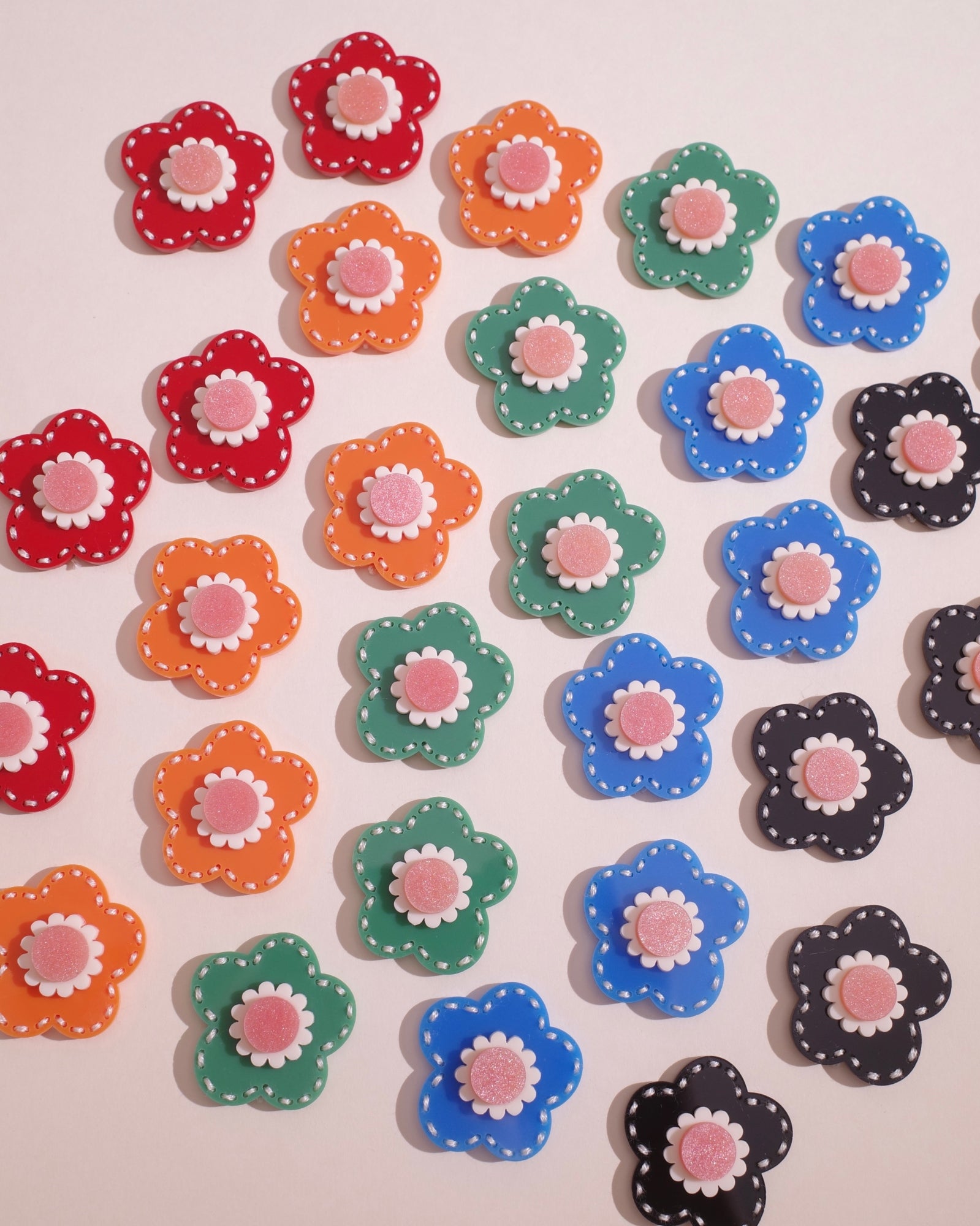 STITCH FLOWER EARRING / PIERCE