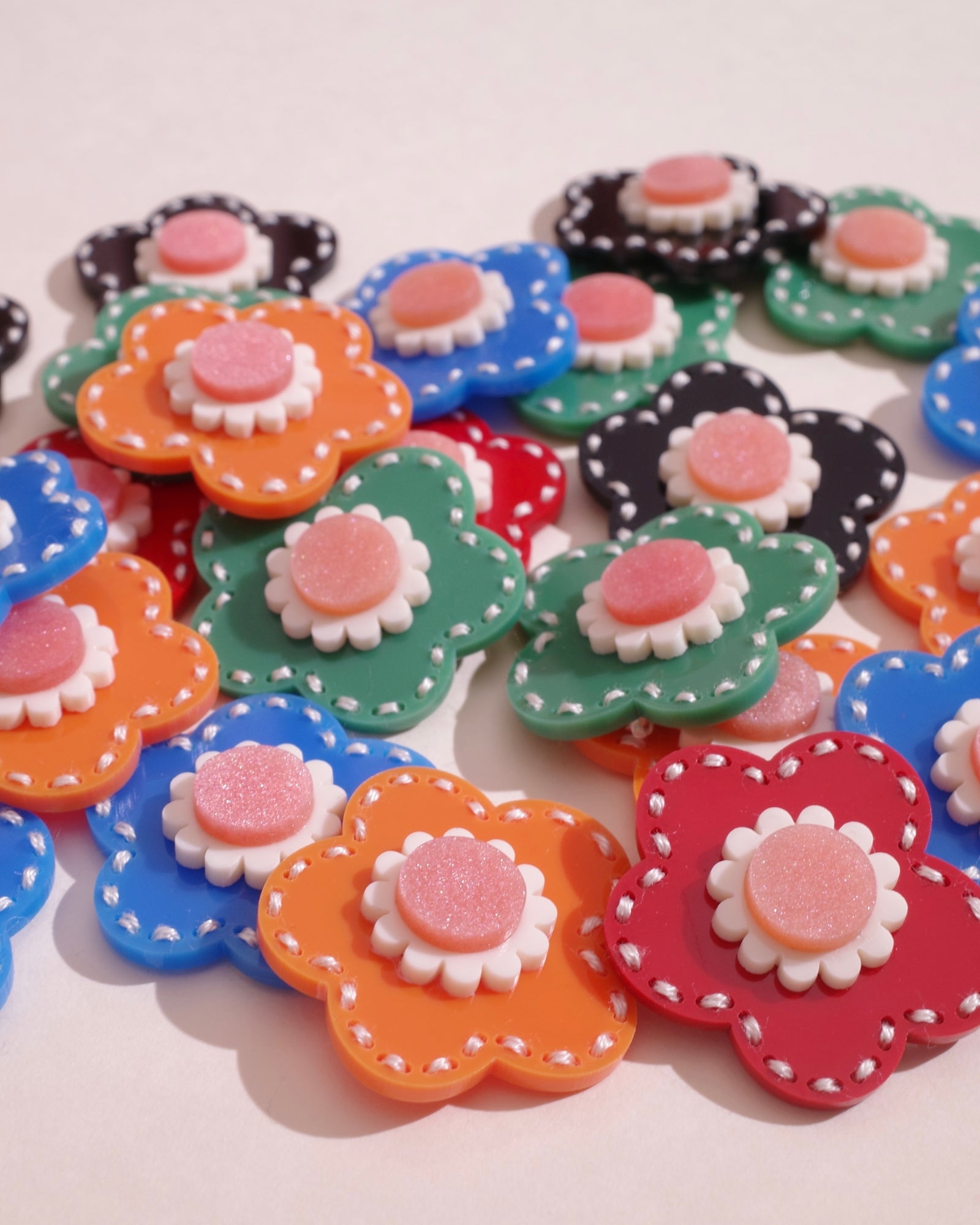 STITCH FLOWER EARRING / PIERCE