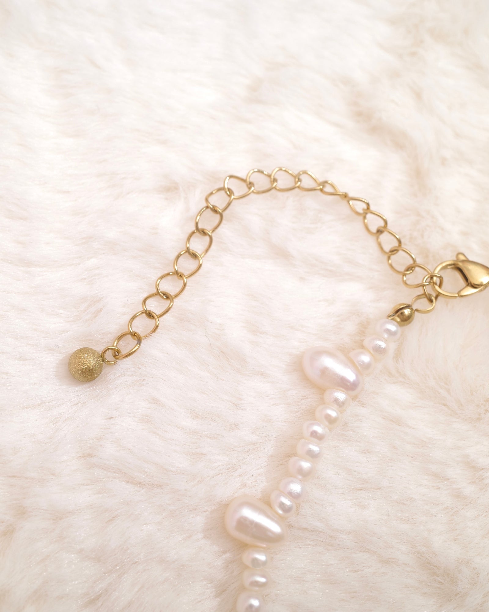 HOLIDAY NECKLACE