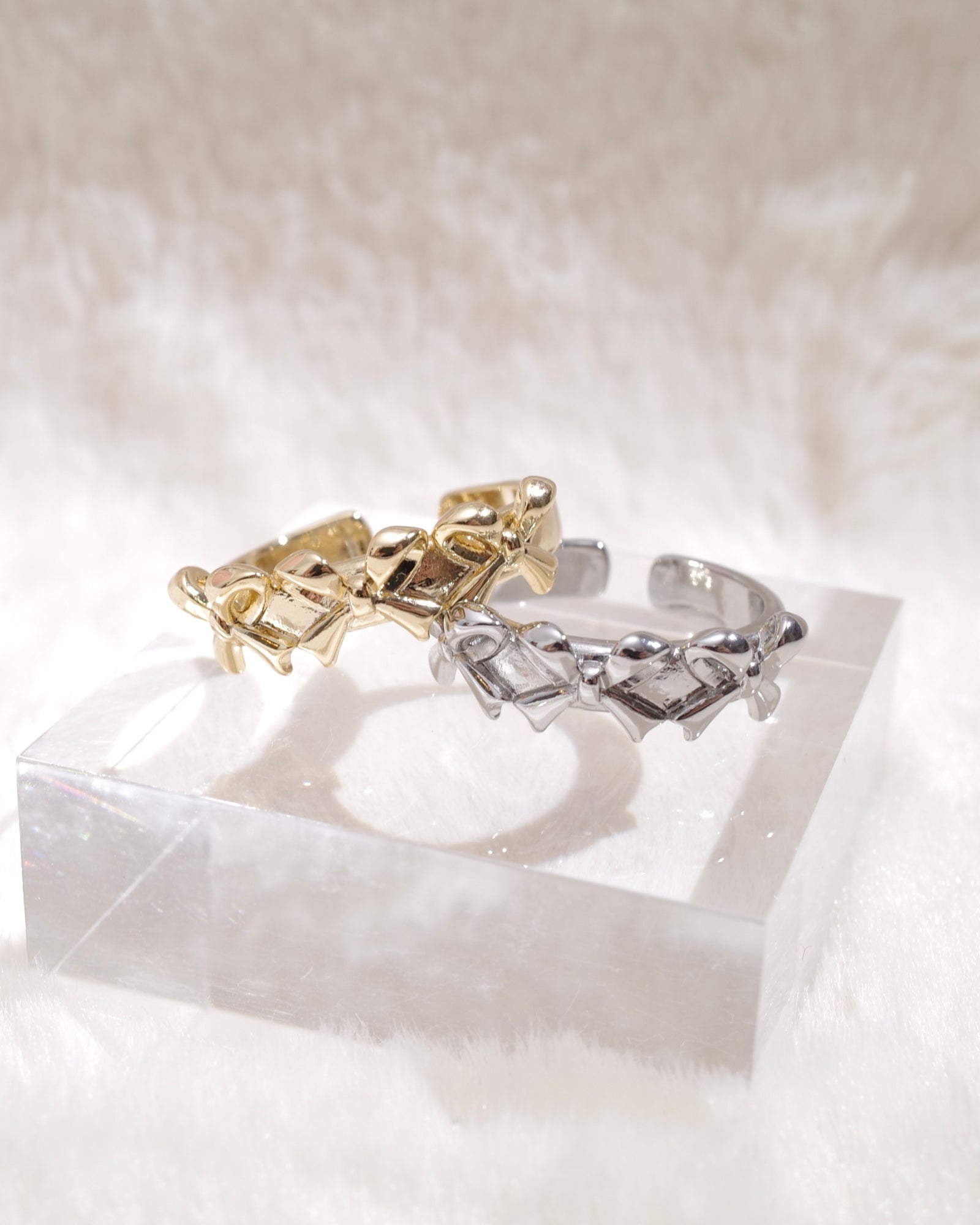 TRIPLE RIBBON RING