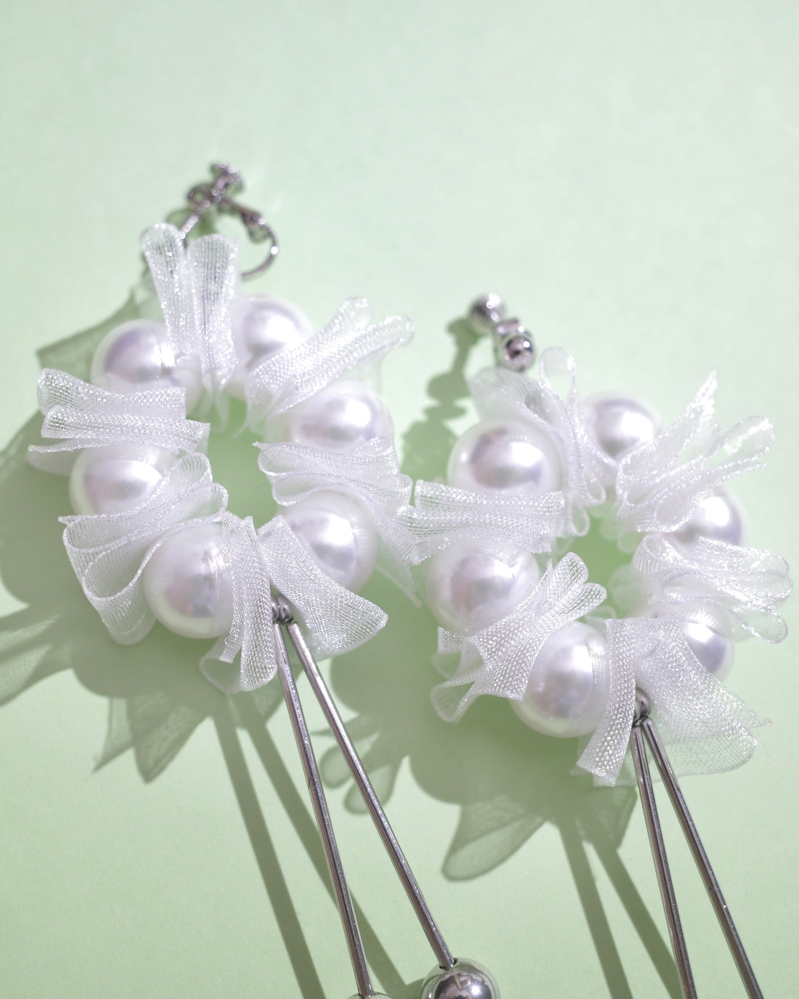 TULLE EARRING / PIERCE