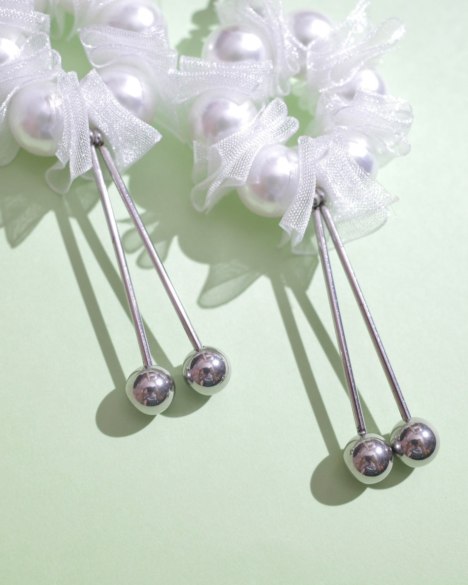 TULLE EARRING / PIERCE