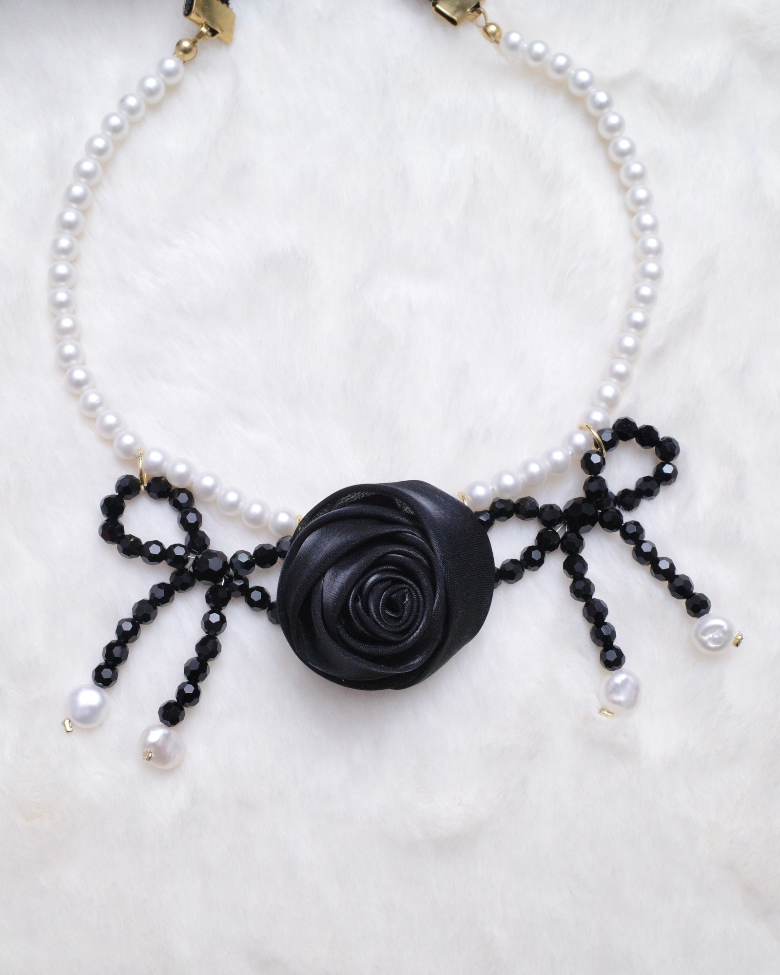 ROSE VELVET CHOKER