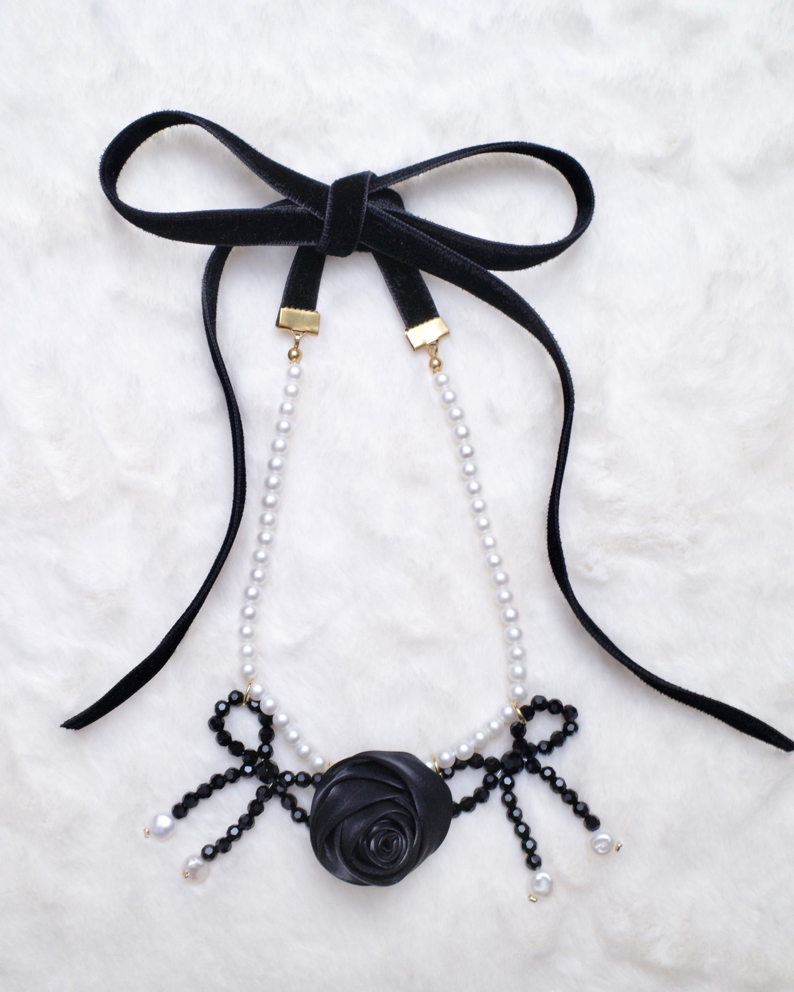 ROSE VELVET CHOKER
