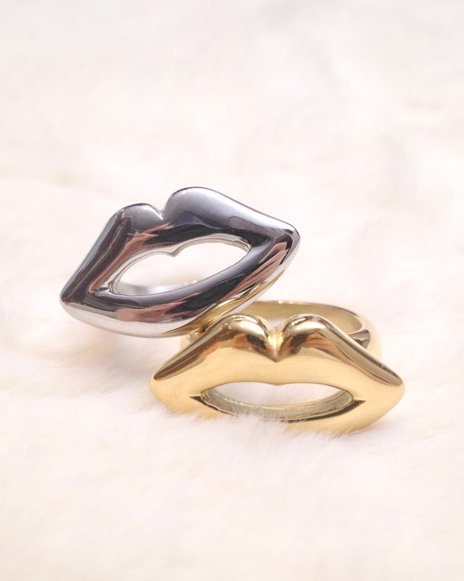 LIPS RING