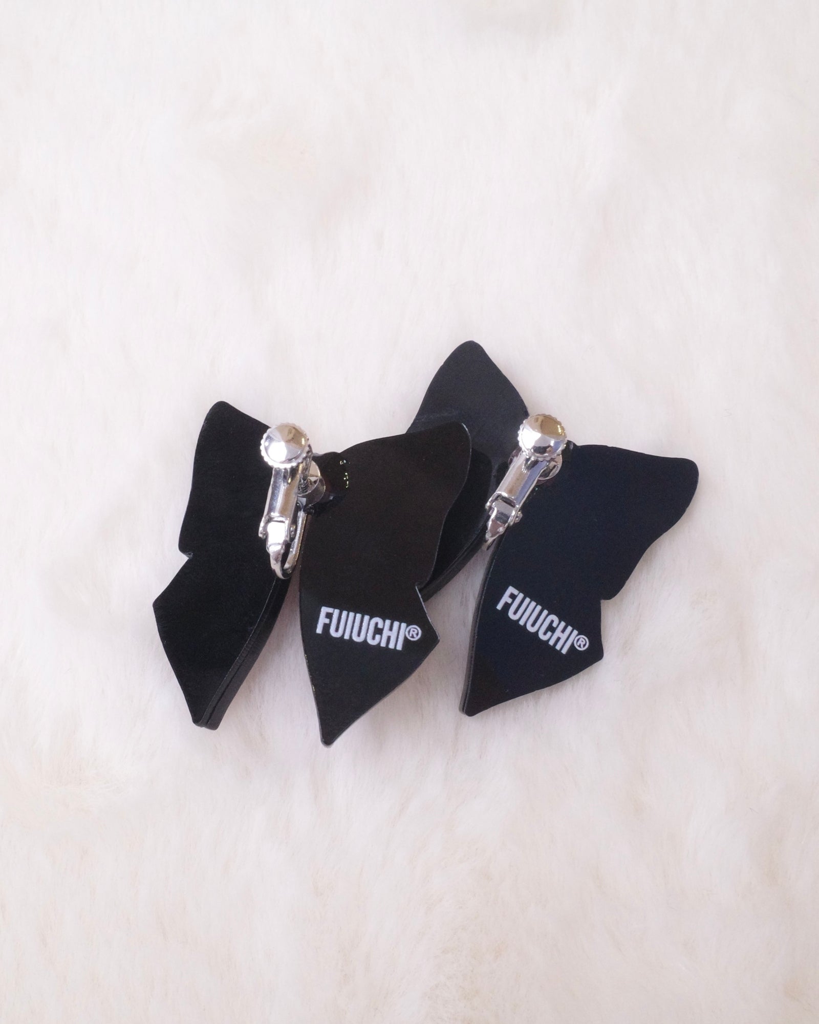 BOW EARRING / PIERCE
