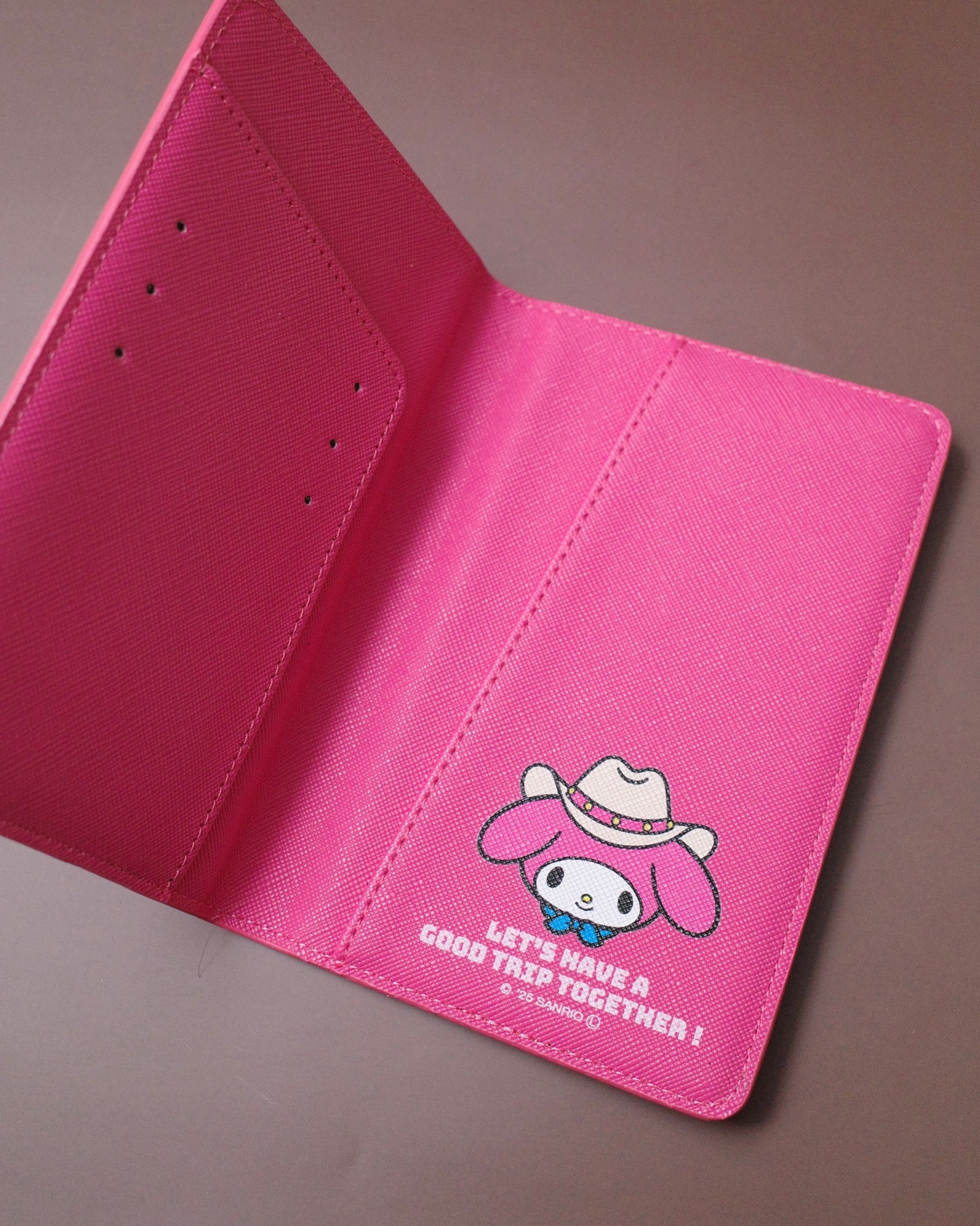 PASSPORT & NAMETAG SET